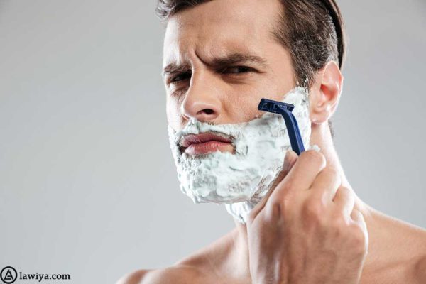 طریقه استفاده فوم اصلاح ریش پوست حساس مردانه باله آ